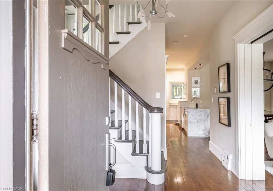 10-beulah-avenue-hamilton-ontario-40842856