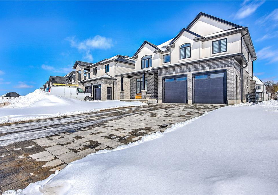 944-trailsway-avenue-london-ontario-40842866