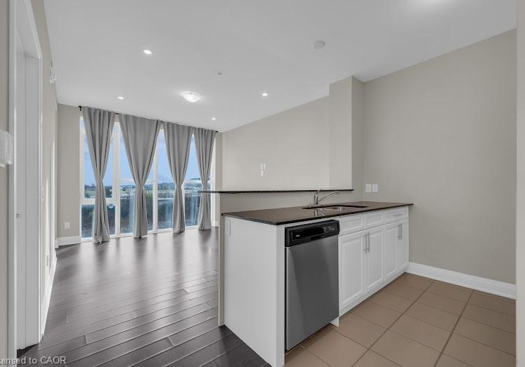 16-concord-place-grimsby-ontario-40842875