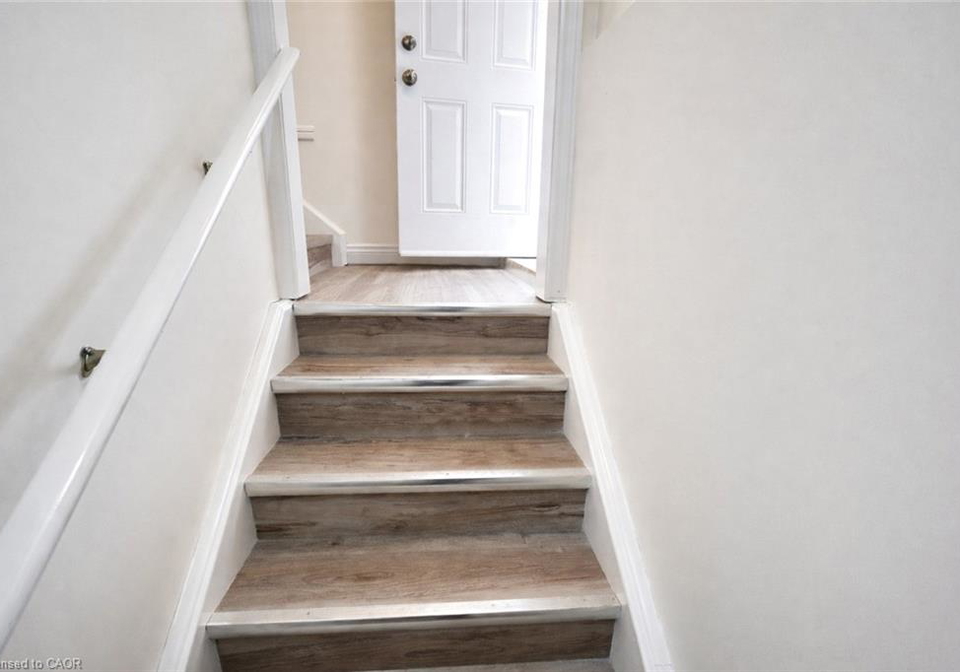 592-blair-creek-drive-kitchener-ontario-40842882