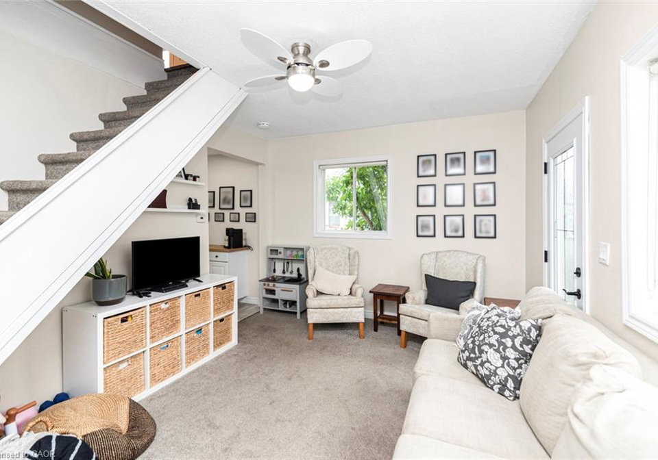 811-tamarac-street-dunnville-ontario-40842927