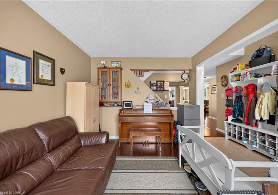 12-barrett-avenue-brantford-ontario-40842932