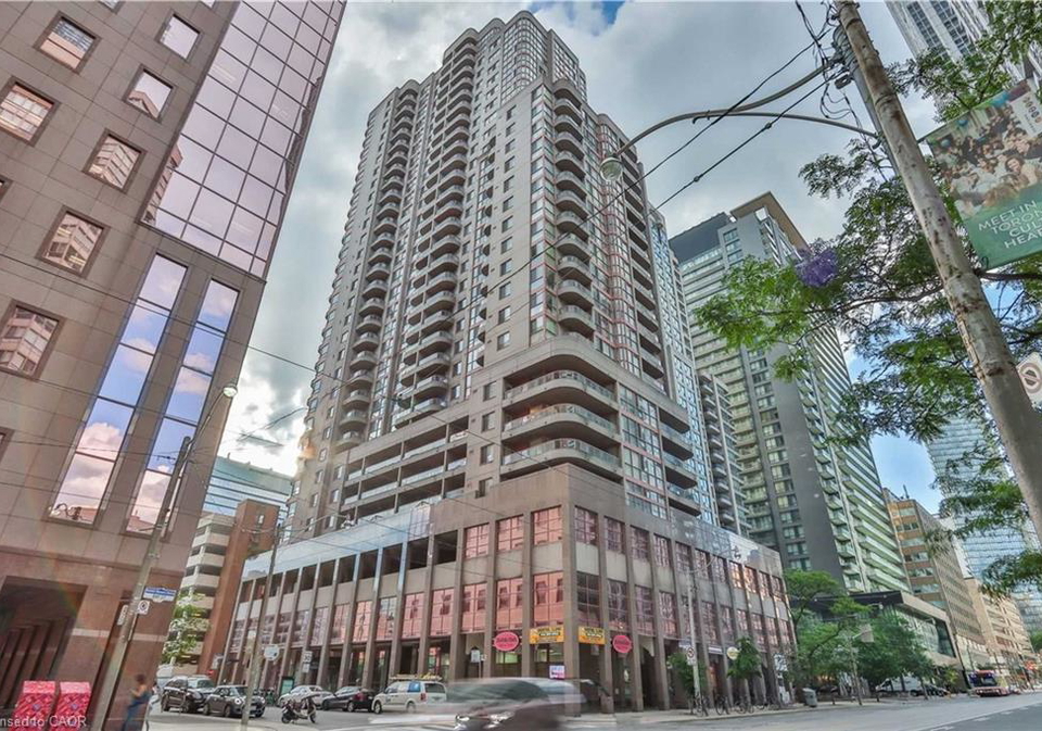736-bay-street-toronto-ontario-40842949
