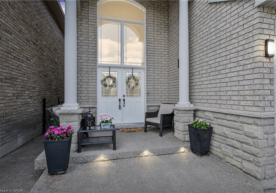 130-chartwell-circle-hamilton-ontario-40842966
