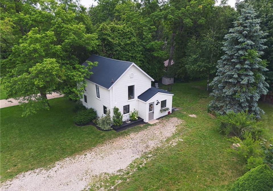 4-elizabeth-street-bayfield-ontario-40843069