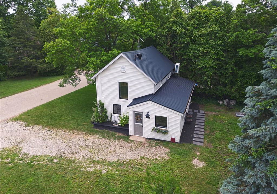 4-elizabeth-street-bayfield-ontario-40843069