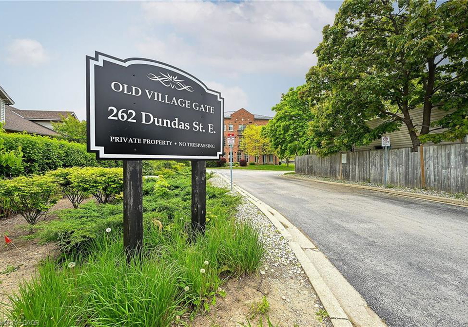 262-dundas-street-e-waterdown-ontario-40843093