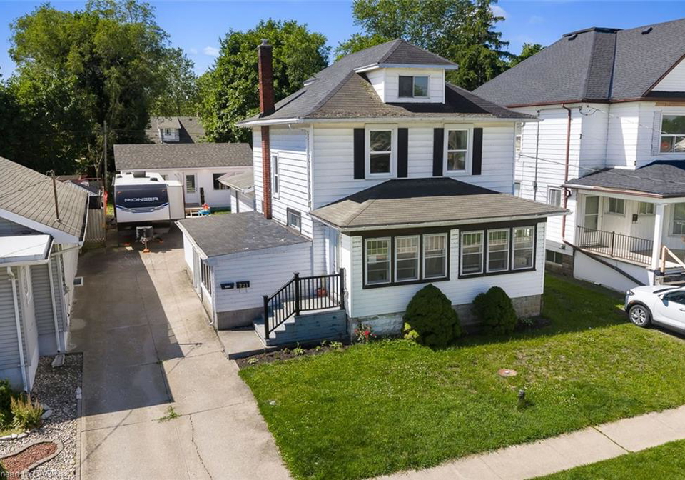 221-bowen-road-fort-erie-ontario-40843098