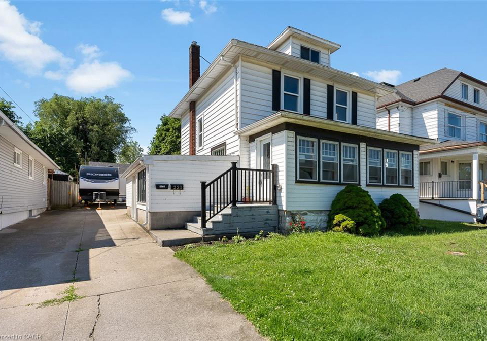 221-bowen-road-fort-erie-ontario-40843098