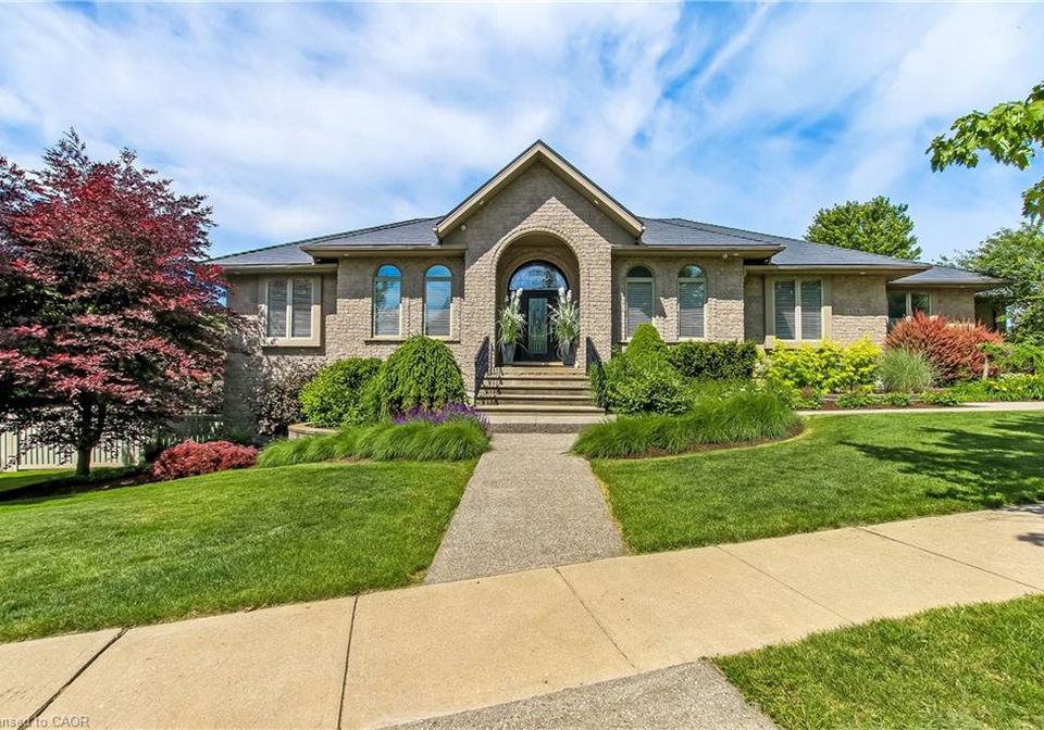 139-mannheim-crescent-petersburg-ontario-40843102