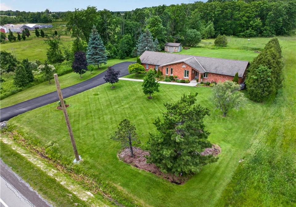 398-mountain-road-grimsby-ontario-40843125