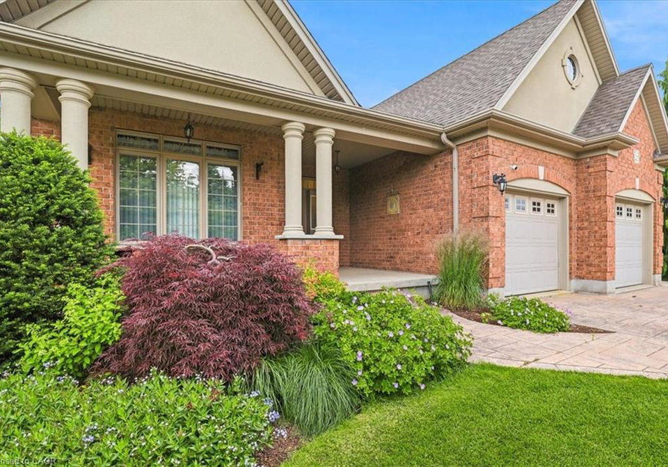 215-terrace-wood-crescent-kitchener-ontario-40843141