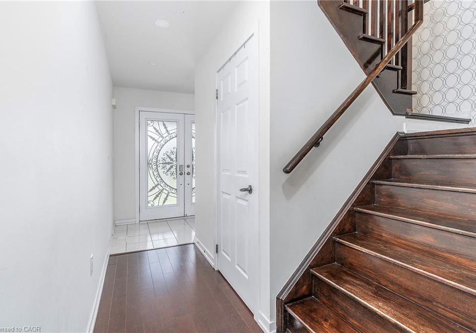 32-hedges-crescent-stoney-creek-ontario-40843142