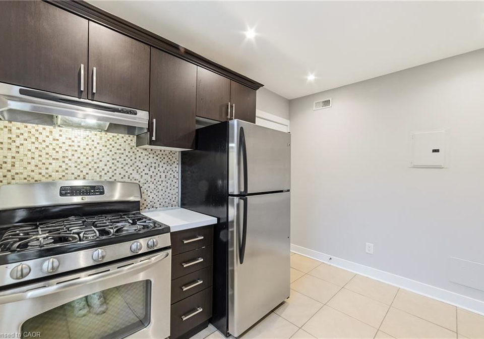 1544-king-street-e-hamilton-ontario-40843174