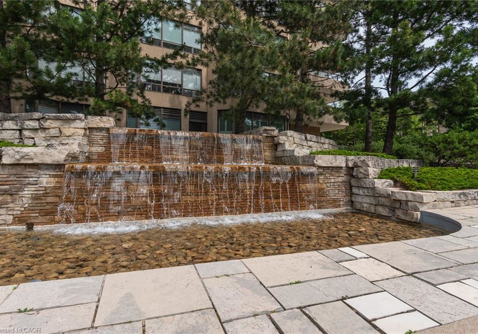 6-willow-street-waterloo-ontario-40843175