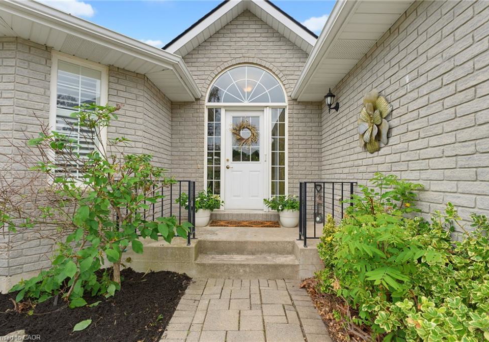 13-pine-ridge-crescent-port-dover-ontario-40843204