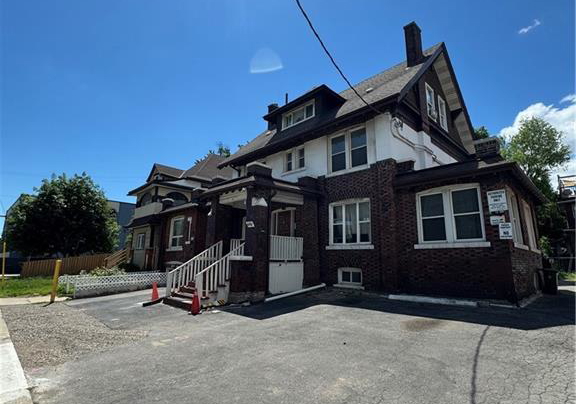 686-main-street-e-hamilton-ontario-40843206