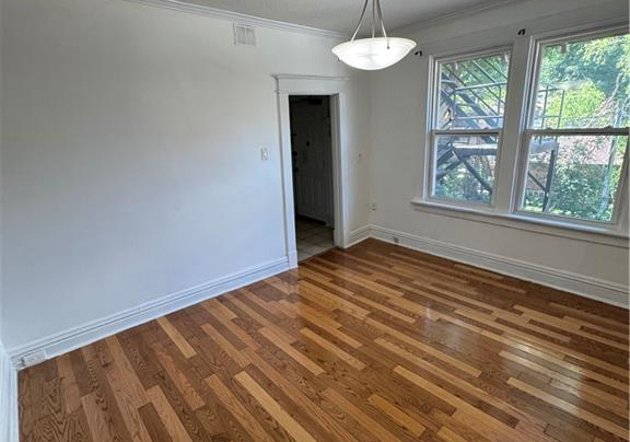 686-main-street-e-hamilton-ontario-40843206