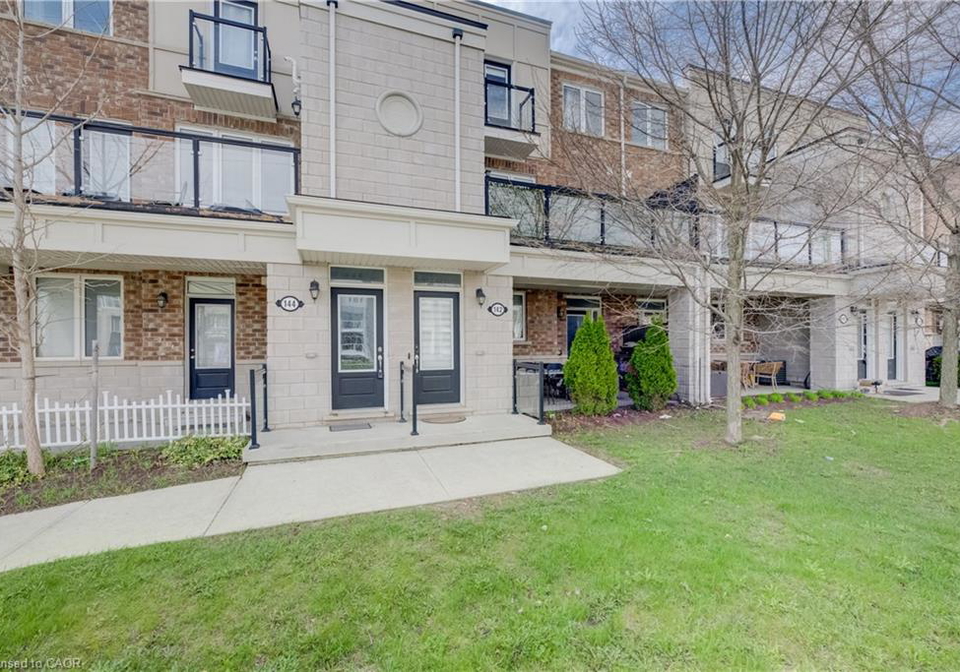 142-daylily-lane-kitchener-ontario-40843213