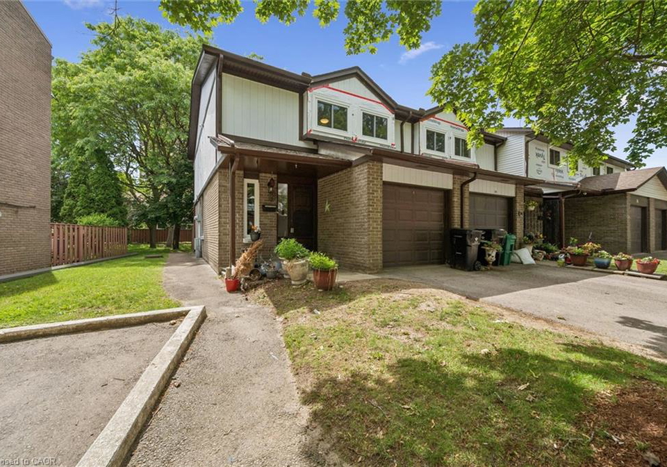 46-cedarwoods-crescent-kitchener-ontario-40843223