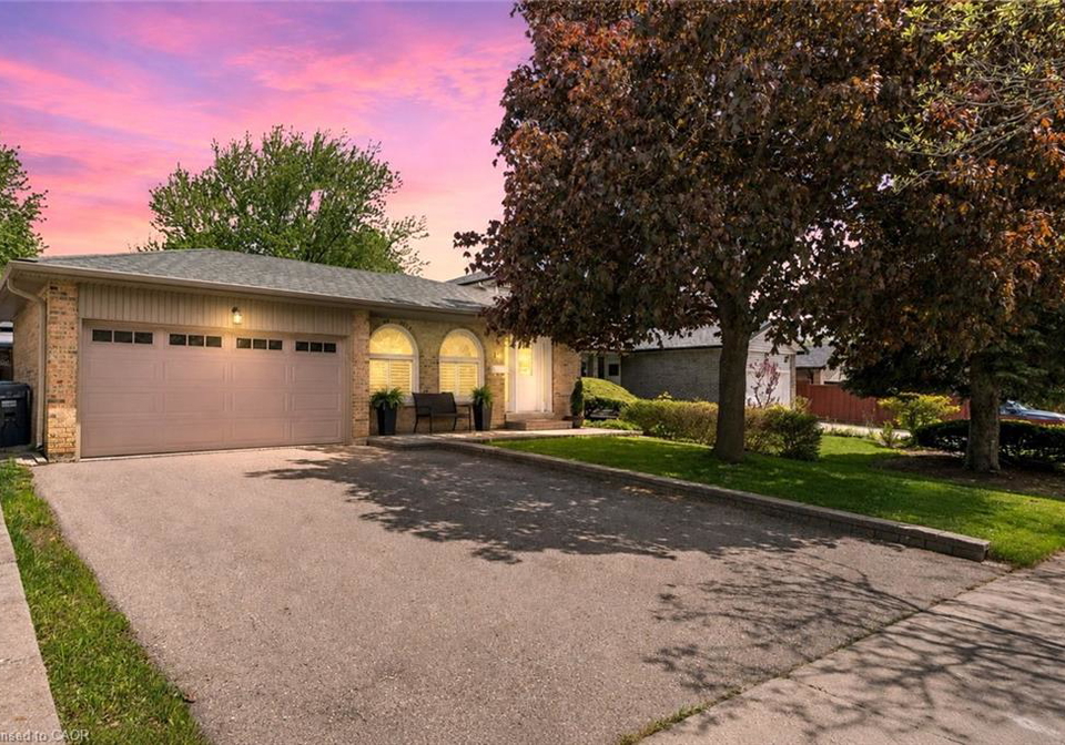 14-massey-street-brampton-ontario-40843245