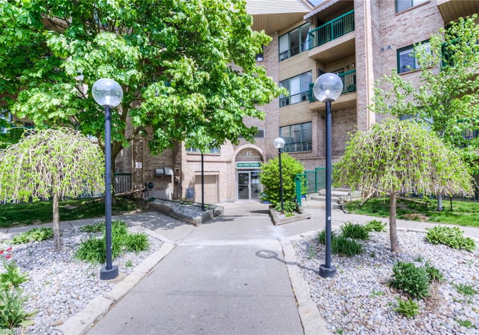 15-hofstetter-avenue-kitchener-ontario-40843247