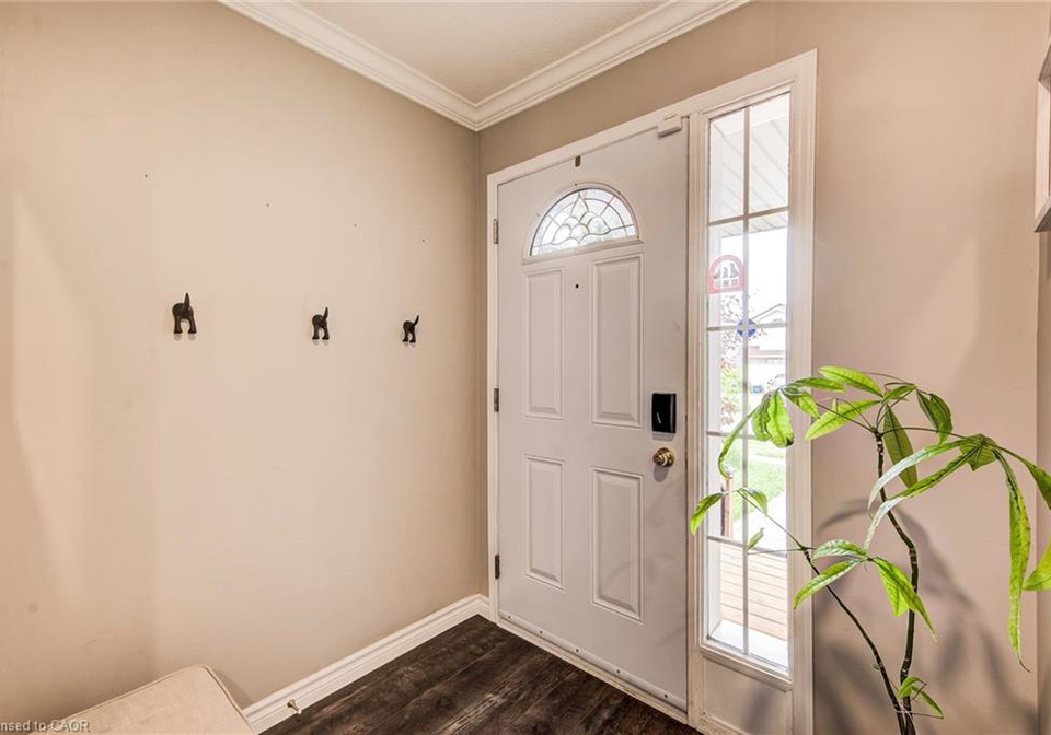 166-peach-blossom-crescent-kitchener-ontario-40843261