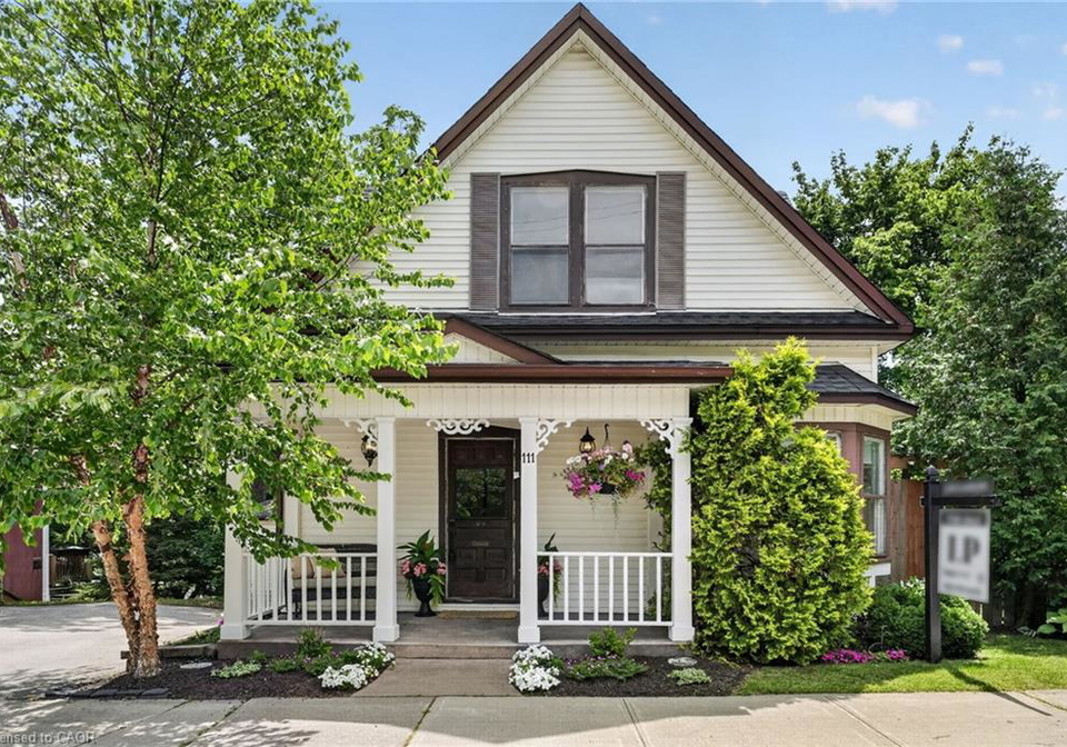 111-main-street-w-grimsby-ontario-40843281