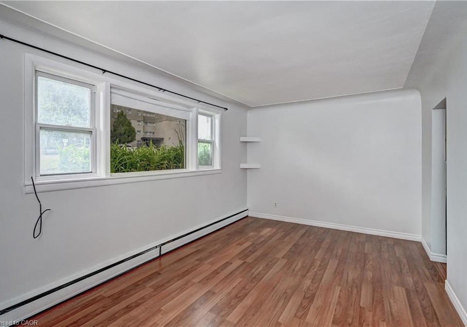 0-1230-queens-boulevard-kitchener-ontario-40843298