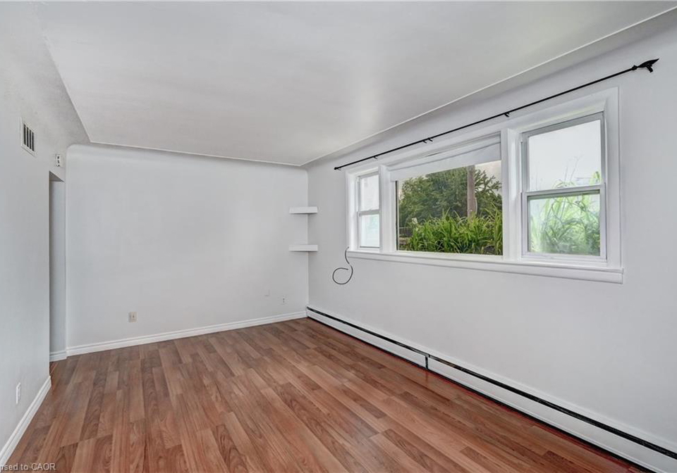 0-1230-queens-boulevard-kitchener-ontario-40843298