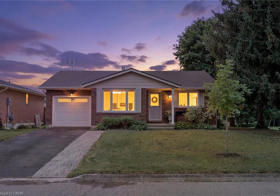 2-normandy-court-waterford-ontario-40843350