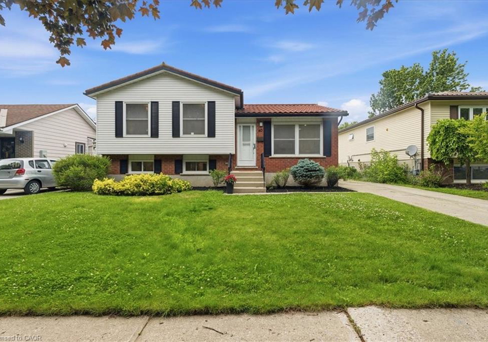 60-nethercott-drive-stratford-ontario-40843362
