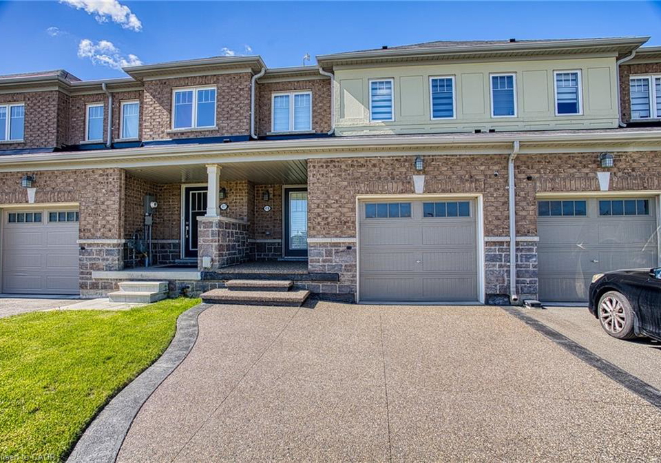 419-pumpkin-pass-binbrook-ontario-40843376