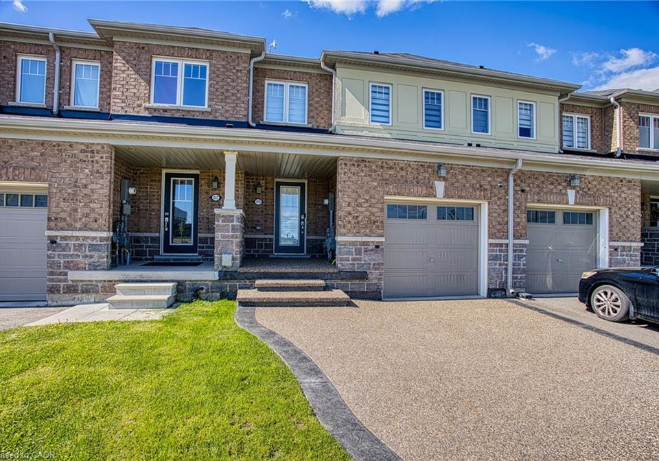419-pumpkin-pass-binbrook-ontario-40843376