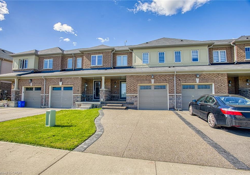 419-pumpkin-pass-binbrook-ontario-40843376