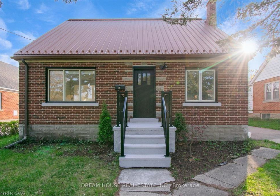 47-ellis-crescent-waterloo-ontario-40843396