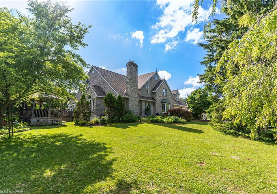 2134-maplewood-road-st-clements-ontario-40843452