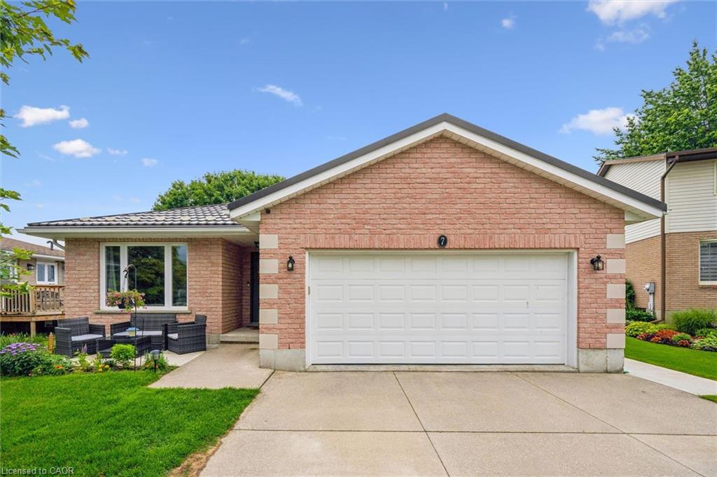 7-fern-place-listowel-ontario-40843489