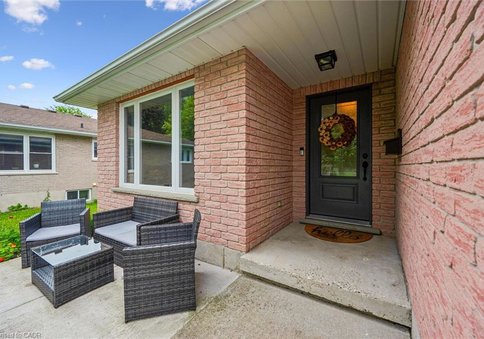 7-fern-place-listowel-ontario-40843489