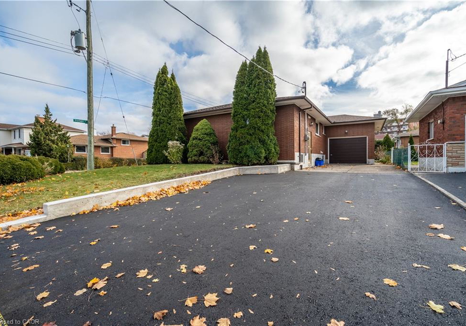 4-starlight-court-hamilton-ontario-40843505