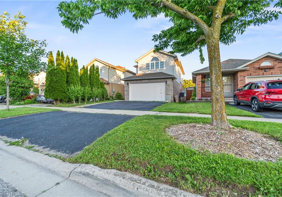 25-bush-clover-crescent-kitchener-ontario-40843506