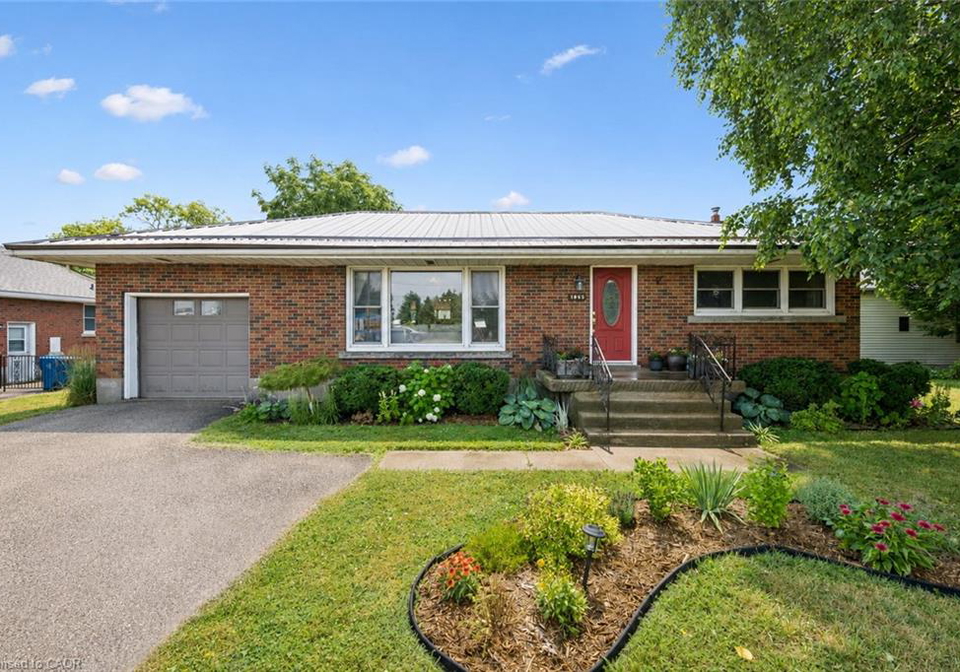 1065-erie-street-stratford-ontario-40843521
