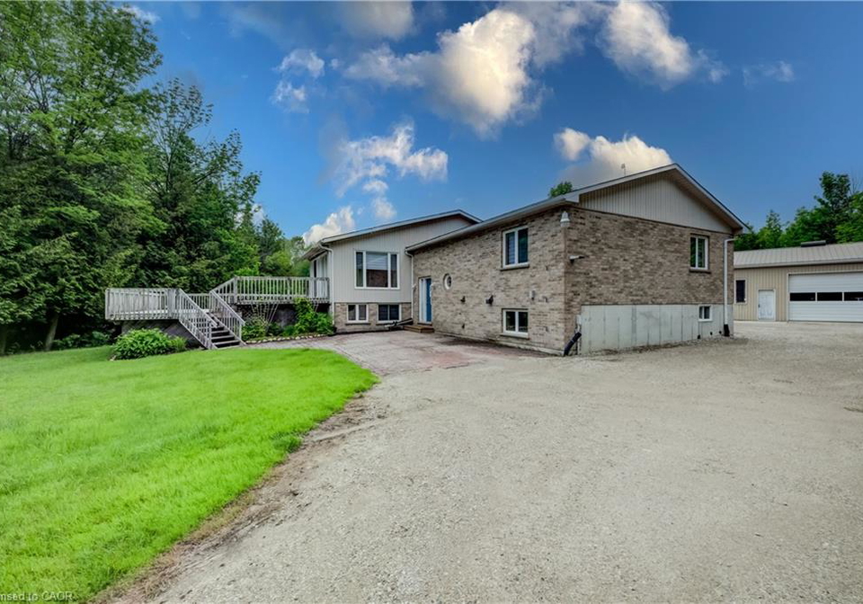 7298-sideroad-8-w-wellington-north-ontario-40843551