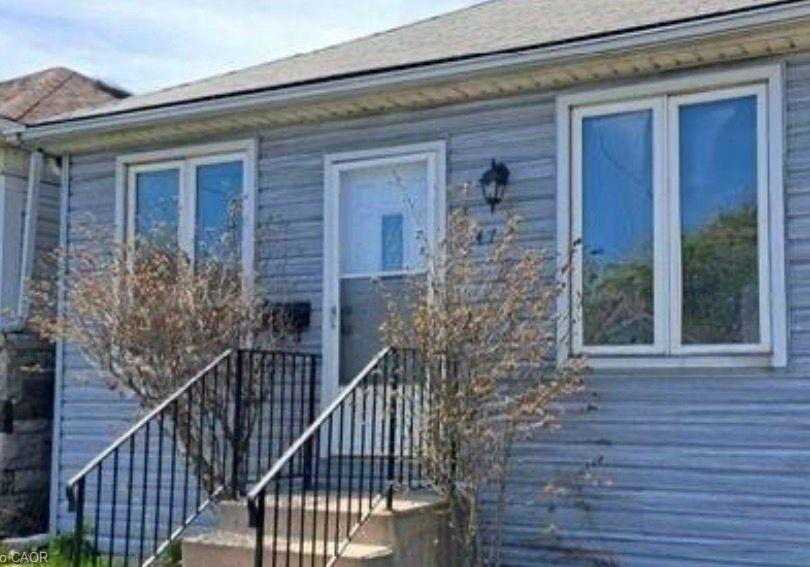147-harmony-avenue-hamilton-ontario-40843557