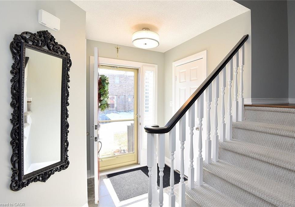 2774-king-street-e-hamilton-ontario-40843605