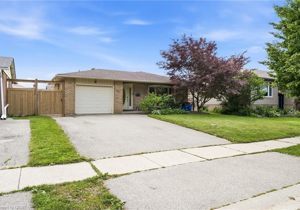 30-greenwood-trail-brantford-ontario-40843648