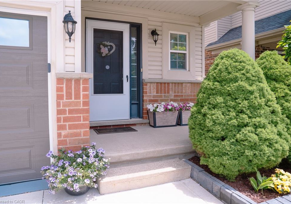 729-grand-banks-drive-waterloo-ontario-40843675