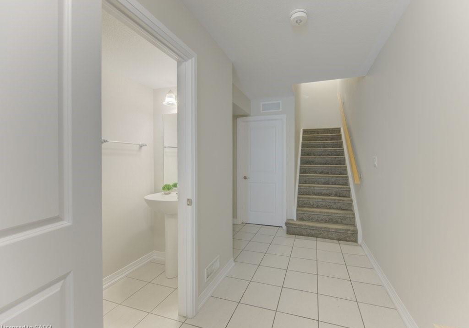 35-bank-swallow-crescent-kitchener-ontario-40843743
