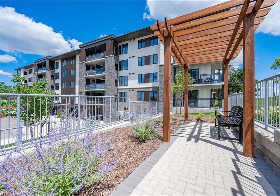 104-summit-ridge-drive-guelph-ontario-40843772