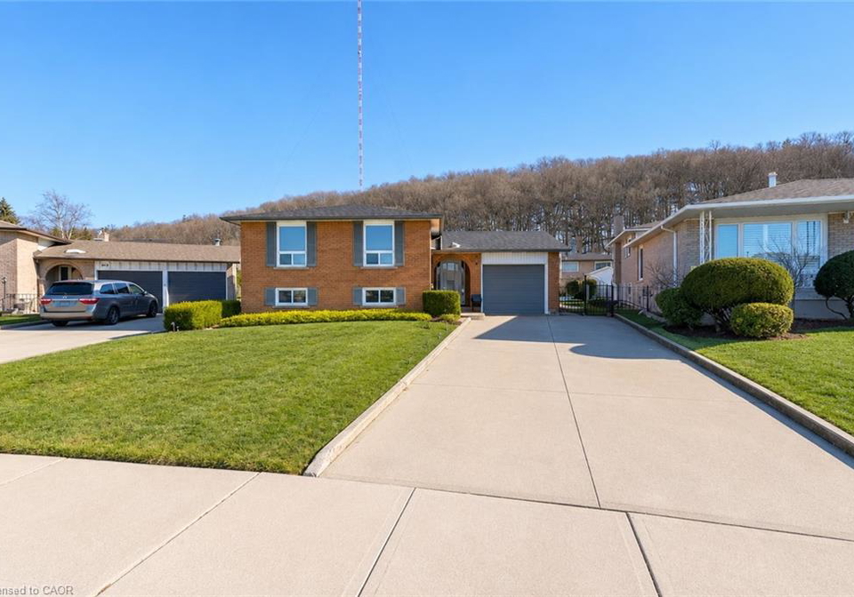 134-marcella-crescent-hamilton-ontario-40843802